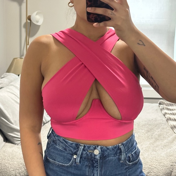 Superdown Kacie Cross Over Top - Picture 2 of 8